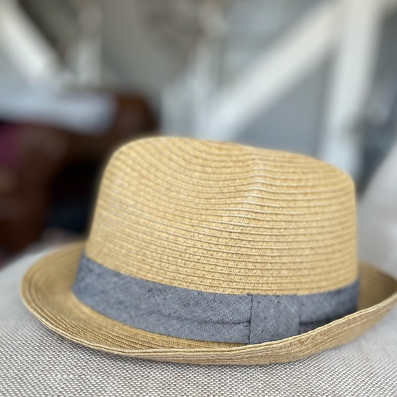 Banana Republic Accessories - Banana Republic Straw Hat, new.